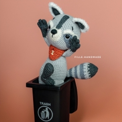 Archie the Raccoon amigurumi by FILLE handmade