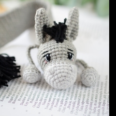 Herbert - donkey bookmark amigurumi by Plączenitka
