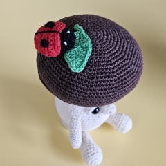 Uschi and Ullrich, the mushrooms amigurumi pattern by SaphirhaseDesign
