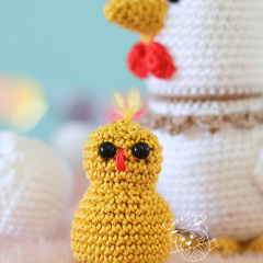Momma hen and her chick amigurumi by LikeALigerCrochet