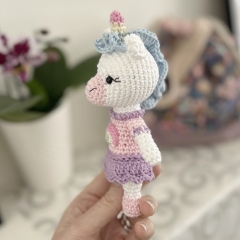 Luna, the little unicorn amigurumi pattern by Galounette Crochete