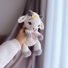 Goat Snuggler amigurumi pattern by DanArtEstonia