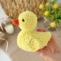 Plush rubber duck toy amigurumi by AmiGuide