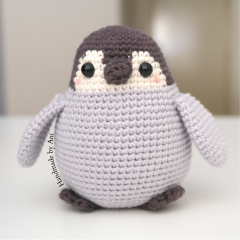 Penny the Penguin amigurumi pattern by Handmade by Ani