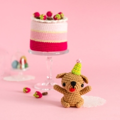A Puppy in a Cake amigurumi pattern by airali design