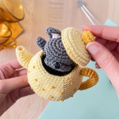 A Puppy in a Teapot amigurumi by airali design