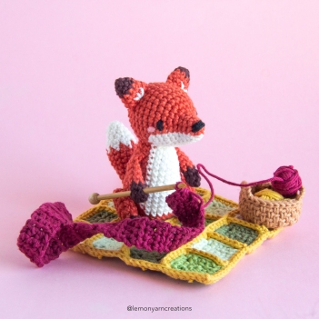 Fiona the Fox amigurumi pattern by Lemon Yarn Creations