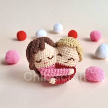Hugging Heart amigurumi pattern by Chibiscraft