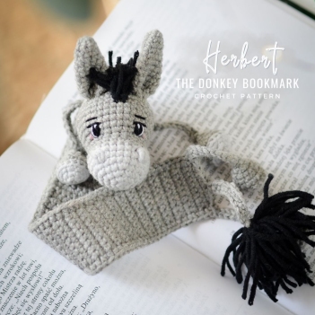 Herbert - donkey bookmark amigurumi pattern by Plączenitka