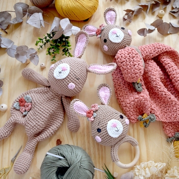 Lovey and rattle - Olivia & Oliver amigurumi pattern by GatoMia