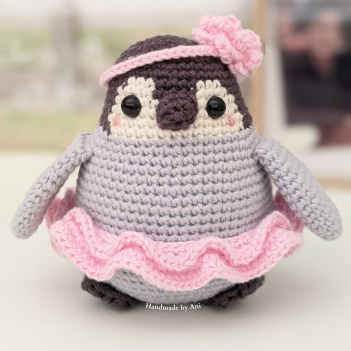 Penny the Penguin amigurumi pattern by Handmade by Ani