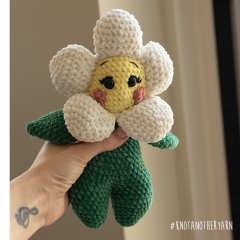 Fleur the Flower amigurumi pattern by Knotanotheryarn