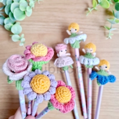 Reversible Flower Pencil Topper amigurumi by Chibiscraft