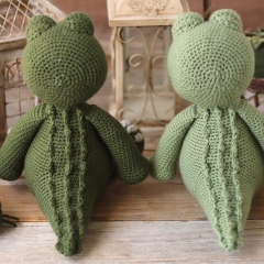 Alligator amigurumi by Jen Hayes Creations