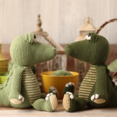 Alligator amigurumi pattern by Jen Hayes Creations
