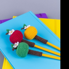 Apple Pencil Topper amigurumi pattern by Mufficorn