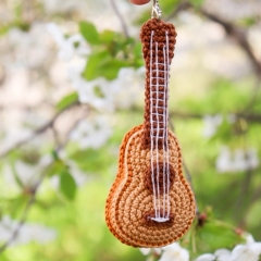 Guitar amigurumi pattern by Mariia Zhyrakova