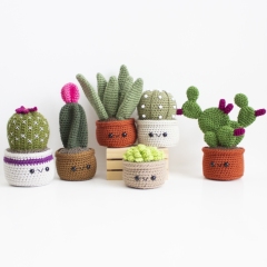 Aloe Vera Plant amigurumi pattern by A Menagerie of Stitches