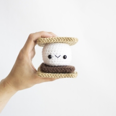 Amigurumi S'mores amigurumi pattern by A Menagerie of Stitches