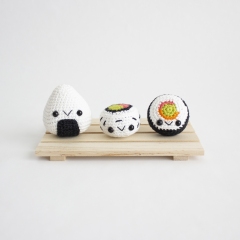 Mini Sushi Set amigurumi by A Menagerie of Stitches
