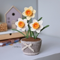 Daffodil in a Pot amigurumi by apinchofcotton