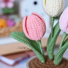 Tulip in a Pot amigurumi by apinchofcotton