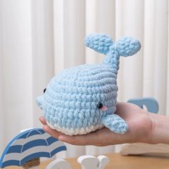 Whale amigurumi by The Loop Story