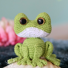 Finnegan the frog prince amigurumi by LikeALigerCrochet