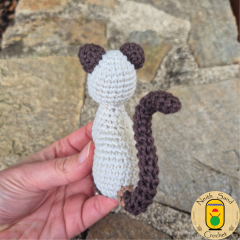 Shamu the Tiny Siamese Cat amigurumi pattern by Neith Sand Crochet