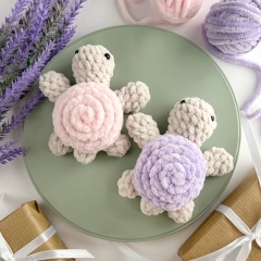 Turtle plush keychain amigurumi pattern by AmiGuide