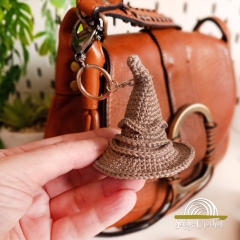 Enchanted Hat Charm amigurumi by SefyCrochet