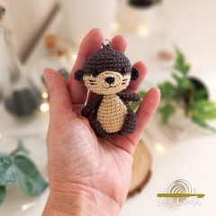 Otter Keychain Charm amigurumi by SefyCrochet