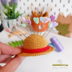 Pincushion Hat amigurumi by SefyCrochet