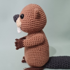Bobby the Beaver amigurumi pattern by Little Green Bear