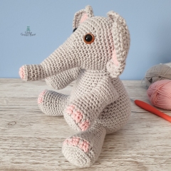 Eva the Elephant amigurumi pattern by Little Green Bear