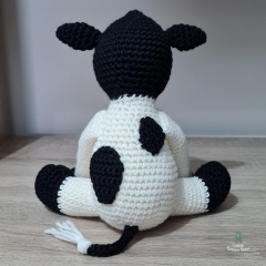 Frannie the Friesian Cow amigurumi pattern by Little Green Bear