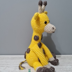 Geoff the Giraffe amigurumi pattern by Little Green Bear