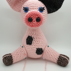 Polly the Piglet amigurumi pattern by Little Green Bear