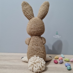 Rodney the Rabbit amigurumi by Little Green Bear