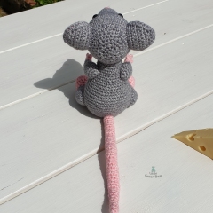 Roscoe the Rat amigurumi by Little Green Bear