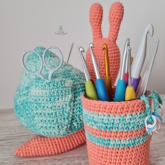 Sally the Snail Caddy amigurumi pattern by Little Green Bear