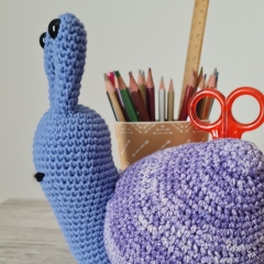 Sally the Snail Caddy amigurumi by Little Green Bear