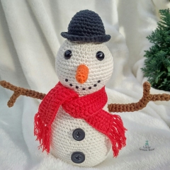Seth the Snowman amigurumi pattern by Little Green Bear