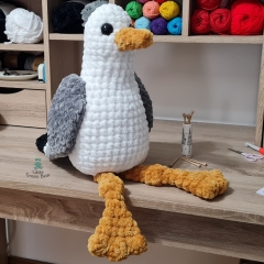 Sidney the Seagull amigurumi pattern by Little Green Bear