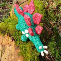 Stan the Stegosaurus amigurumi by Little Green Bear