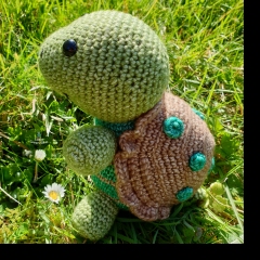 Tucker the Tortoise amigurumi by Little Green Bear