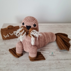 Wally the Walrus amigurumi by Little Green Bear