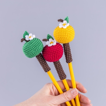 Apple Pencil Topper amigurumi pattern by Mufficorn