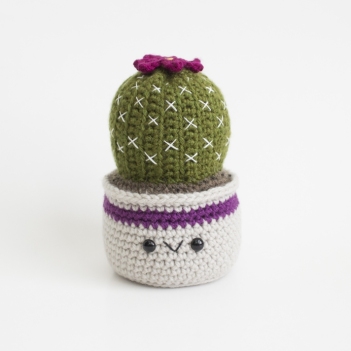 Ball Cactus amigurumi pattern by A Menagerie of Stitches