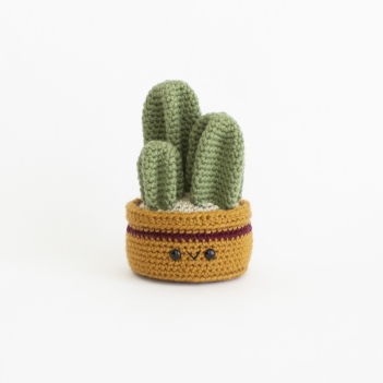 Mexican Fencepost Cactus amigurumi pattern by A Menagerie of Stitches